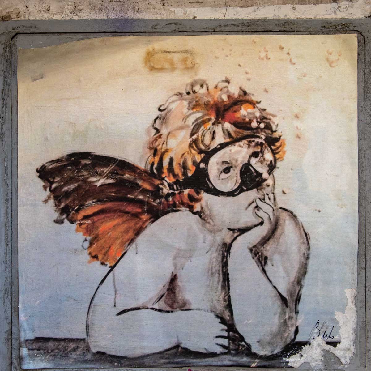 Street photography. Street thinking angel