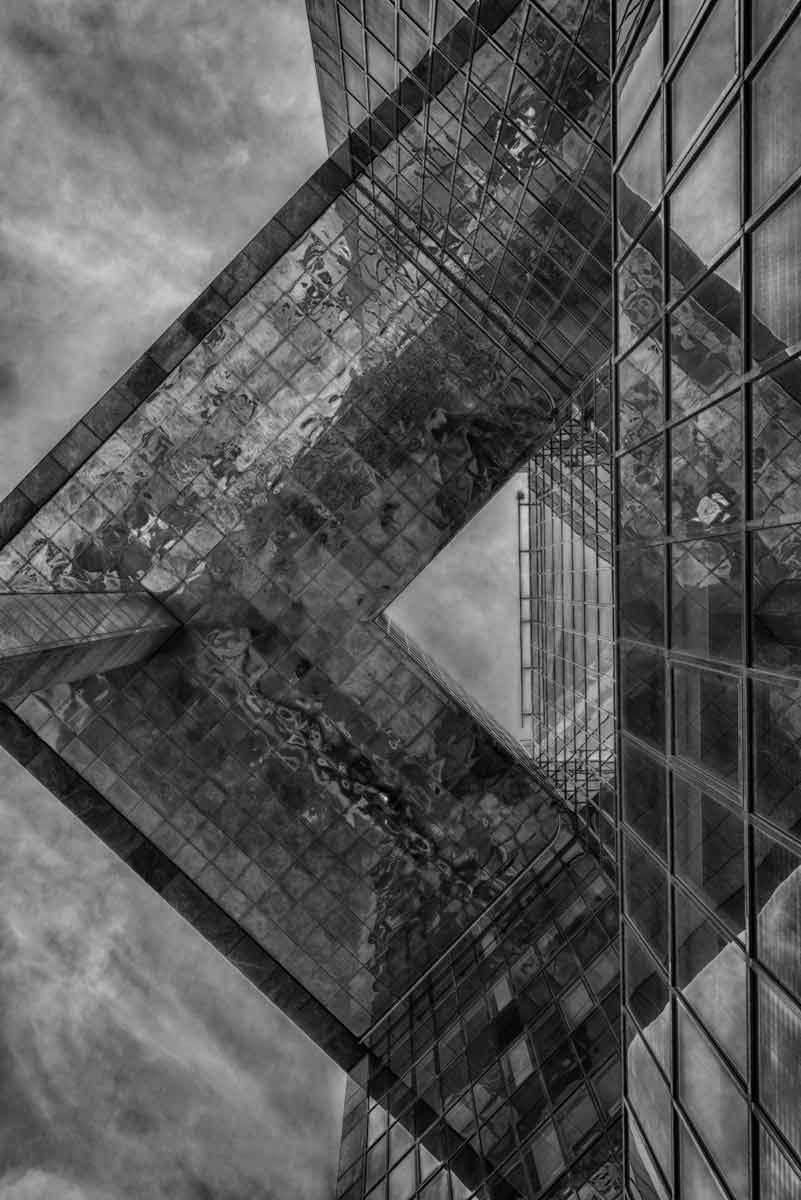 Triangle reflection skyscraper